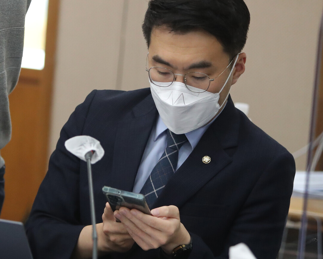 윤창현, “김남국 코인 억울하다?…거래내역 모두 공개해야 증명 가능해” < 정치일반 < POLITICS < 기사본문 - 더퍼블릭
