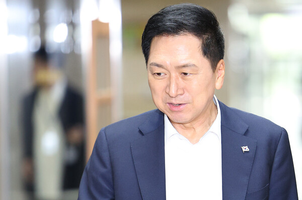 ▲ 국민의힘 김기현 대표가 지난 12일 오전 서울 여의도 국회 당대표실로 출근하고 있다. (사진제공=연합뉴스)