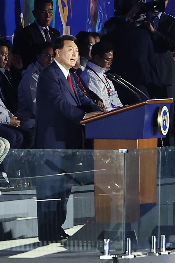 윤석열 대통령이 13일 오후 전남 목포종합경기장에서 열린 제104회 전국체육대회 개회식에서 기념사를 하고 있다(이미지-연합뉴스)