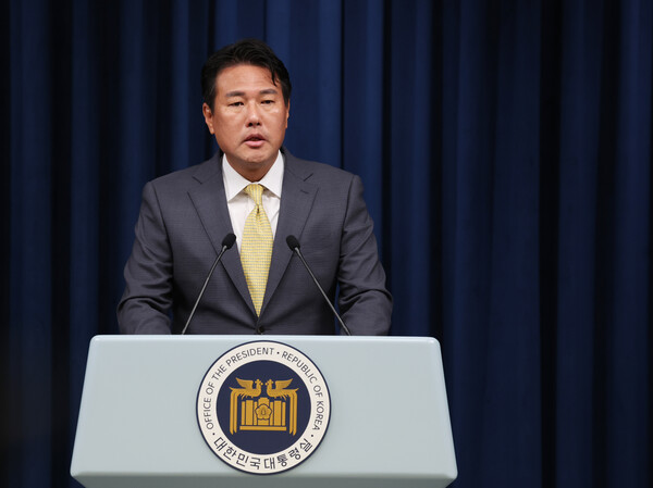 김태효 국가안보실 1차장이 19일 서울 용산 대통령실 청사에서 윤석열 대통령 부부의 중동 국가 사우디아라비아와 카타르 국빈 방문 일정에 관해 설명하고 있다(연합뉴스)