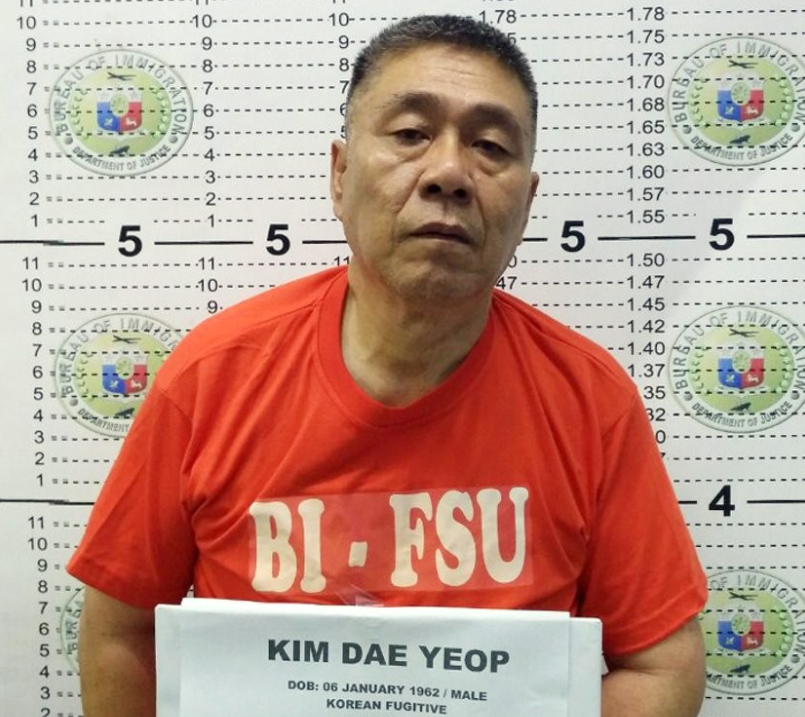 2019년 7월 2일 2002년 대선 당시 이른바 '병풍' 파문을 일으킨 김대업 씨가 사기 혐의로 검찰 수사를 받다가 도피한 지 3년 만에 필리핀에서 체포됐다. 사진은 현지에서 체포된 김대업 씨 모습.