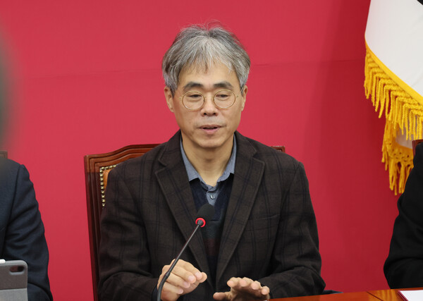 국민의힘 김경율 비상대책위원이 29일 국회에서 열린 비상대책위원회의에서 발언하고 있다(연합뉴스)