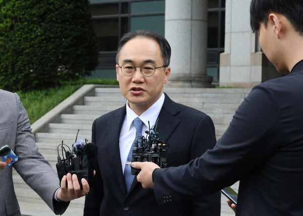 이원석 검찰총장이 23일 오후 창원지검을 방문한 자리에서 이화영 전 경기도 평화부지사의 '검찰청사 술자리 회유 의혹'과 관련해 답변하고 있다(연합뉴스)