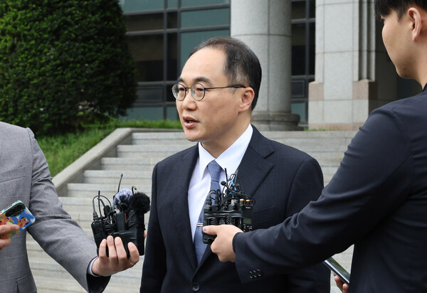 이원석 검찰총장이 23일 오후 창원지검을 방문한 자리에서 이화영 전 경기도 평화부지사의 '검찰청사 술자리 회유 의혹'과 관련해 답변하고 있다(연합뉴스)