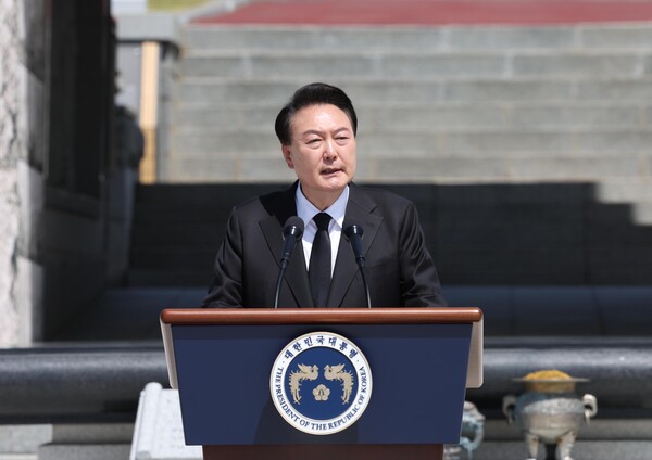 윤석열 대통령이 18일 광주시 북구 국립5·18민주묘지에서 열린 제44주년 5·18민주화운동 기념식에서 기념사를 하고 있다(연합뉴스)