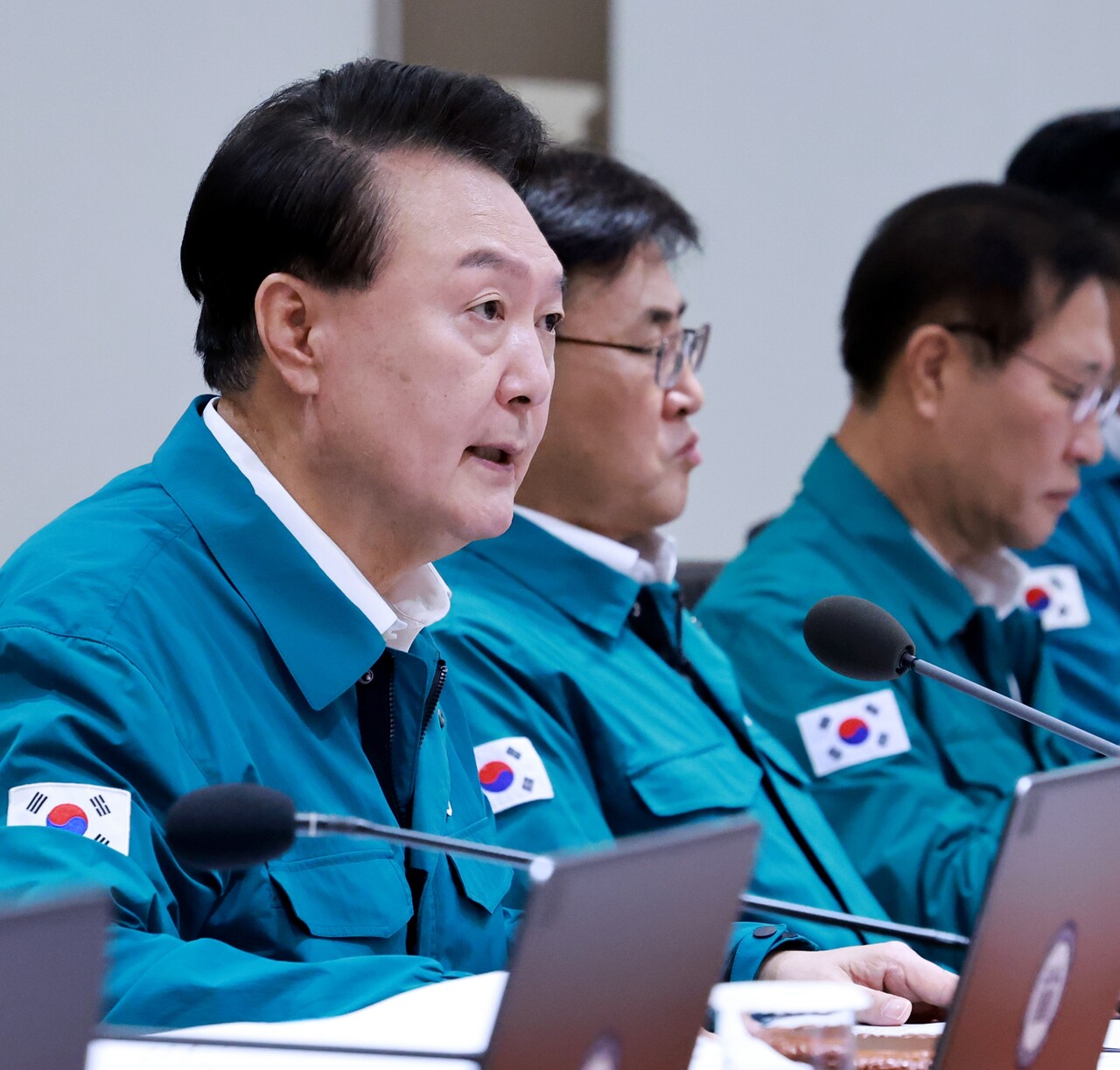 윤석열 대통령이 19일 서울 용산 대통령실 청사에서 열린 을지 및 제36회 국무회의에서 발언하고 있다.