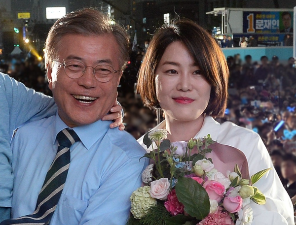 문재인 전 대통령과 딸 문다혜 씨(이미지-연합뉴스)