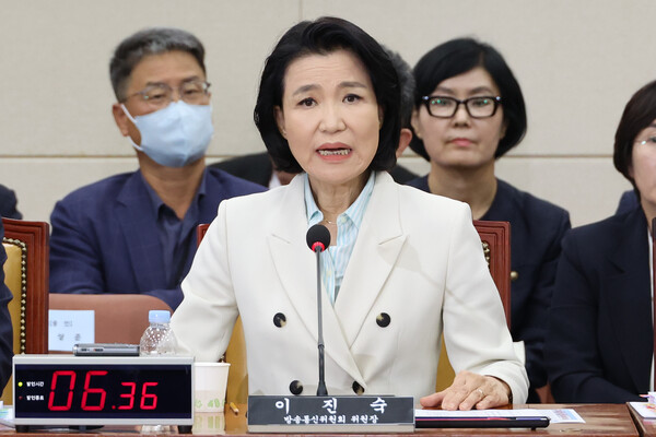 이진숙 방송통신위원장이 7일 오후 국회 과학기술정보방송통신위원회의 국정감사에서 위원 질문에 답하고 있다(연합뉴스)