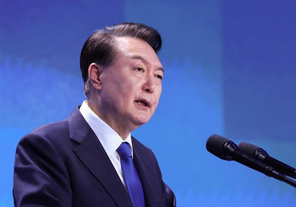 윤석열 대통령이 21일 서울 서대문구 경찰청 참수리홀에서 열린 79주년 경찰의 날 기념식에서 기념사를 하고 있다(연합뉴스)