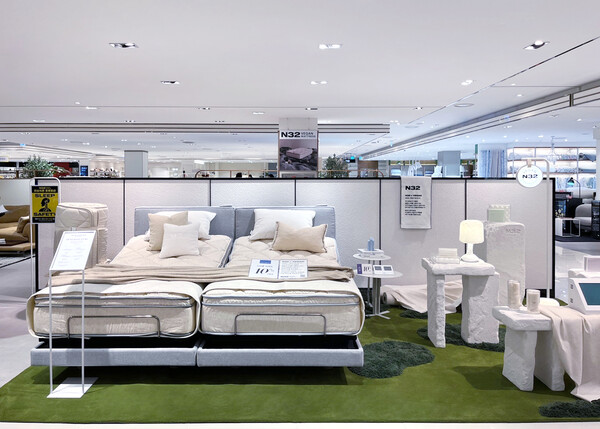 위 사진은 현대백화점 킨텍스점 7층에서 선보이고 있는 ‘N32 현대백화점 킨텍스점’ 매장 내부 전경 [사진제공=시몬스]