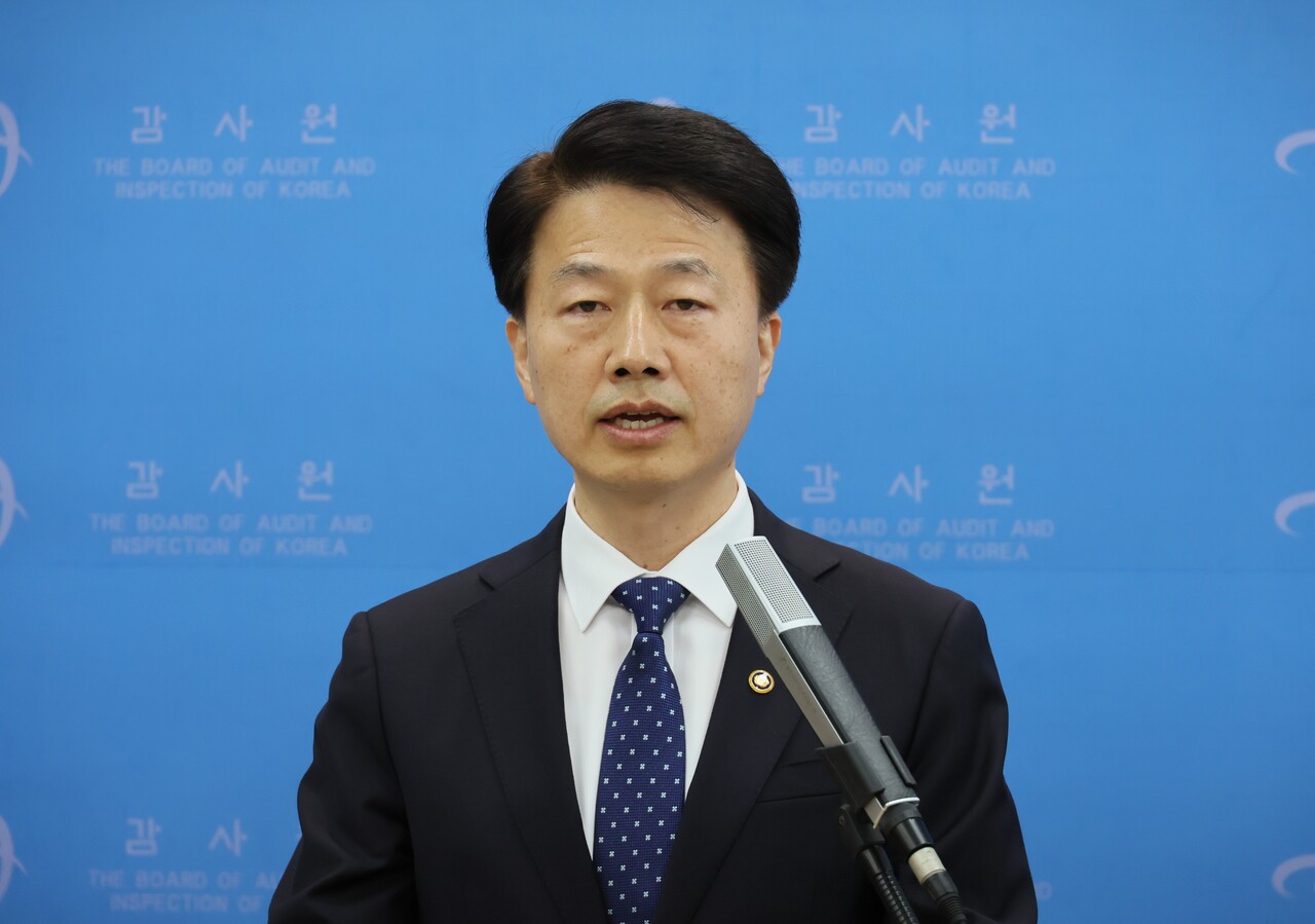 최달영 감사원 사무총장이 2일 서울 종로구 감사원에서 긴급 브리핑을 열고 더불어민주당의 최재해 감사원장 탄핵 추진에 대한 입장을 밝히고 있다.