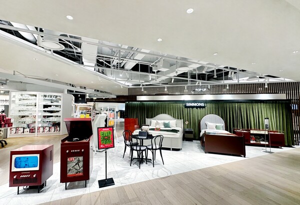 시몬스가 서울시 강남구 압구정동에 위치한 현대백화점 본점에 ‘뷰티레스트’ 팝업 매장을 오픈했다. 팝업 매장은 오는 1월 12일까지 운영된다. 사진 제공=시몬스.