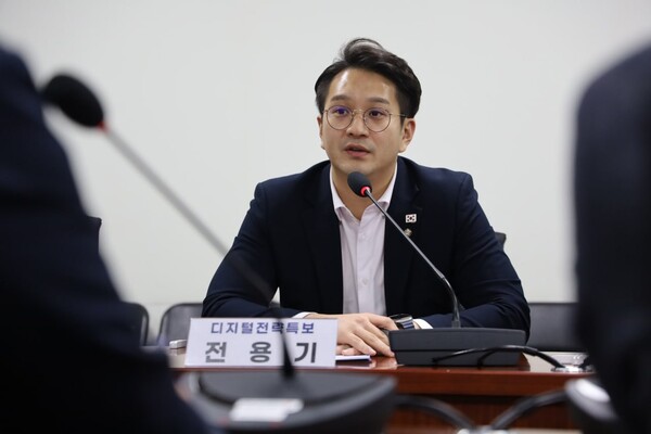 더불어민주당 전용기 의원 [정용기 의원 페이스북]