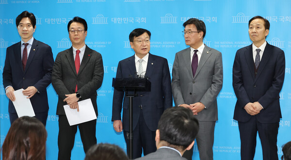 왼쪽부터 박성훈, 곽규택, 정점식, 김대식, 김기웅 의원(이미지-연합뉴스)