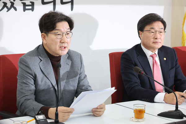  국민의힘 권성동 원내대표가 2일 오전 서울 여의도 국회에서 열린 현안 관련 기자간담회에서 발언하고 있다(연합뉴스)