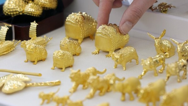 ▲서울 종로구 한국금거래소에 진열된 금 현물 [사진=연합뉴스]