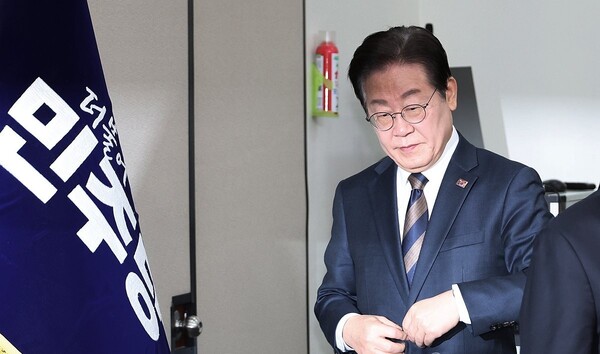 이재명 더불어민주당 대표가 지난 10일 서울 여의도 국회에서 열린 최고위원회의에 참석하고 있다. [사진=연합뉴스]