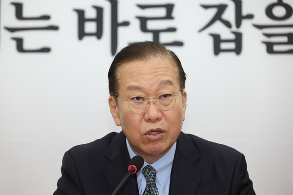 국민의힘 권영세 비상대책위원장이 10일 서울 여의도 국회에서 열린 비상대책위원회의에서 발언하고 있다(연합뉴스)