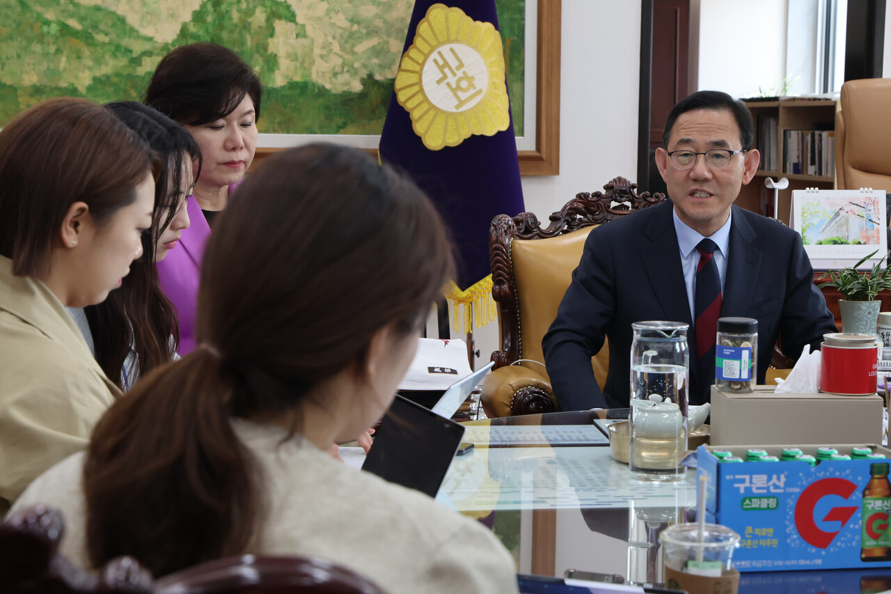 국민의힘 헌법개정특별위원회(개헌특위) 위원장인 주호영 국회 부의장이 지난 10일 서울 여의도 집무실에서 기자간담회를 하고 있다.