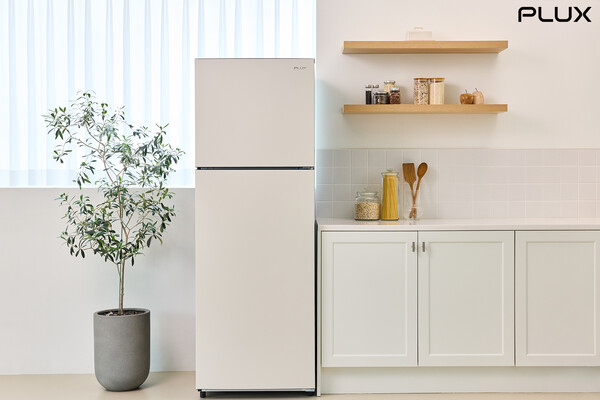 롯데하이마트 PLUX(플럭스) 330L 냉장고 [사진=롯데하이마트]