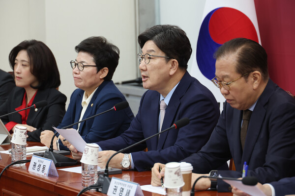 국민의힘 권성동 원내대표가 28일 국회에서 열린 비상대책위원회의에서 발언하고 있다. [연합뉴스]