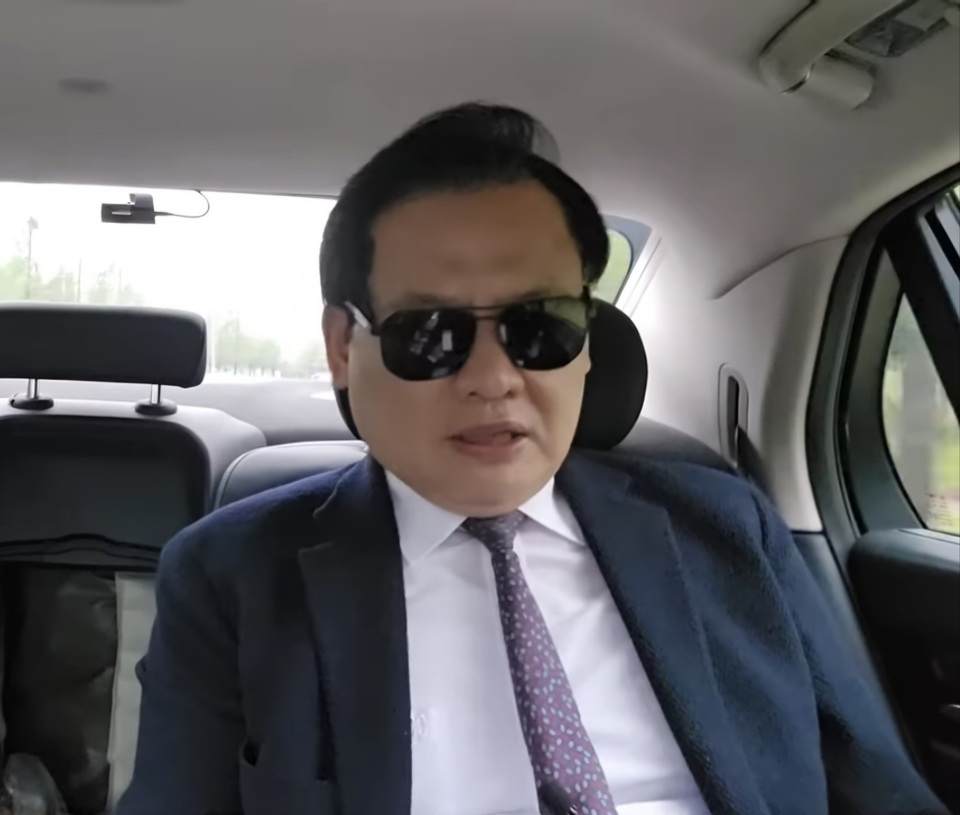 [강신업TV 체널리뷰]이재명, 암살 피습 위협 고조로 대면 접촉 중단... '경청 투어' 차질