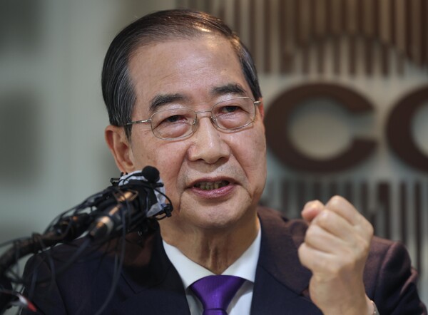  한덕수 무소속 대선 예비후보가 7일 서울 중구 한국프레스센터에서 열린 서울외신기자클럽 초청 기자간담회에서 발언하고 있다(연합뉴스)