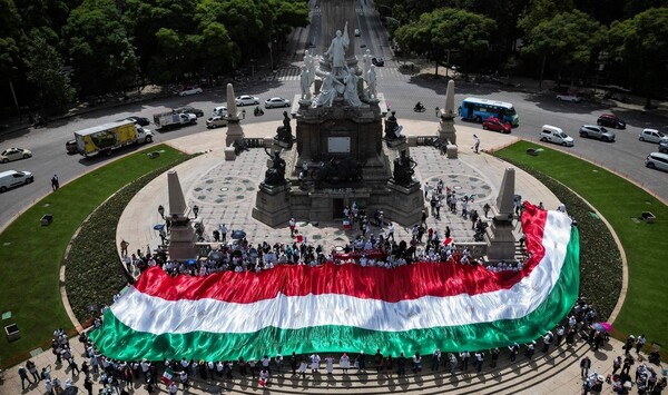 지난해 9월 멕시코 판사 직선제 도입 반대 시위하는 사법부 직원들 @연합뉴스