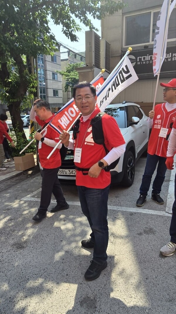 이상휘 국민의힘 의원이 포항시 남구 지역 유세에 나섰다. ＠이상휘 의원 페이스북