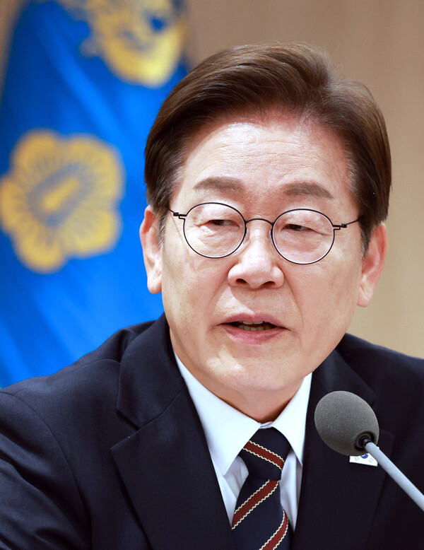  이재명 대통령이 9일 서울 용산 대통령실 청사에서 열린 비상경제점검 2차 태스크포스(TF)회의에서 발언하고 있다(연합뉴스)