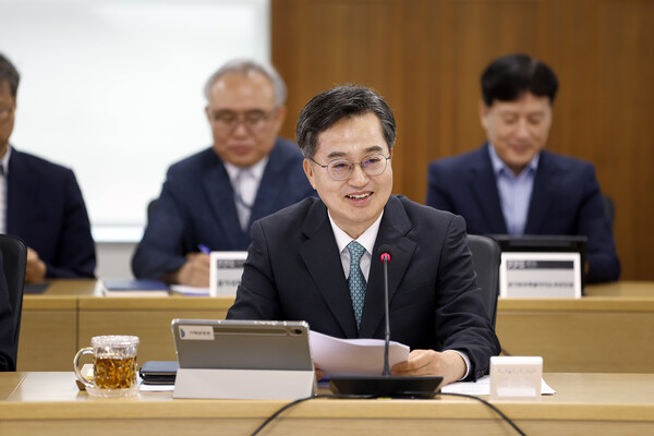 김동연 경기도지사가 10일 도정열린회의에서 발언하고 있다. ＠경기도