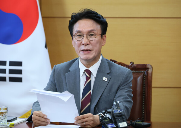 김민석 국무총리 후보자가 10일 서울 종로구 통의동 청문회 준비단 사무실에서 기자간담회를 하고 있다(연합뉴스)
