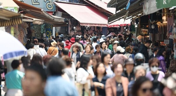 뉴스심리지수 100선 위로 훌쩍 ＠연합뉴스