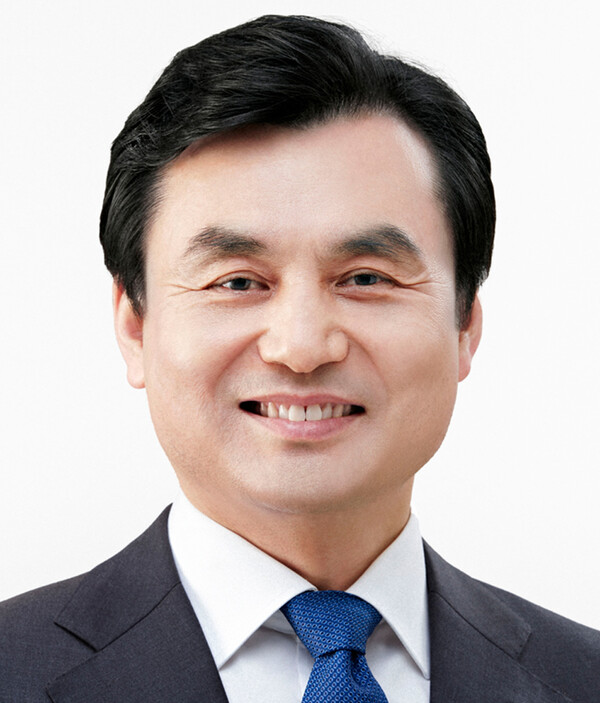  대통령실은 23일 강훈식 대통령비서실장의 브리핑을 통해 이재명 대통령의 장관급 내각 인선을 발표했다(연합뉴스)