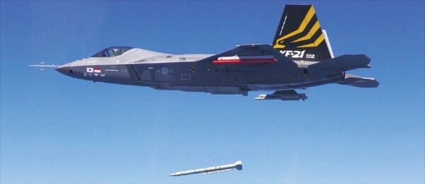 국산 차세대 전투기 KF-21.