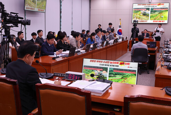 정동영 통일부 장관 후보자가 14일 국회 외교통일위원회에서 열린 인사청문회에 출석해 국민의힘 김기현 의원의 질의를 경청하고 있다. 2025.7.14. /사진 = 연합뉴스