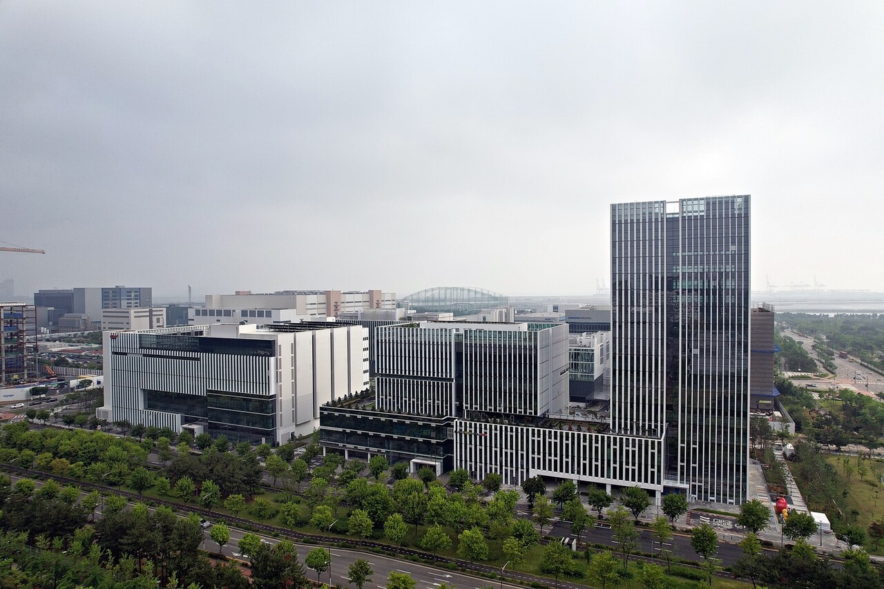 트리플타워 전경.