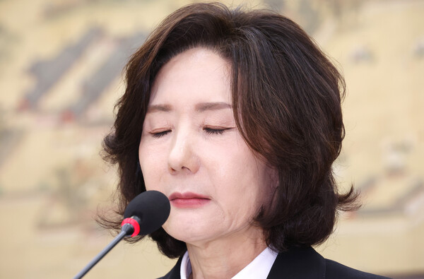  이진숙 사회부총리 겸 교육부 장관 후보자가 16일 서울 여의도 국회 교육위원회에서 열린 인사청문회에서 의원 질의에 답변하고 있다(연합뉴스)