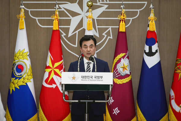  안규백 신임 국방부 장관이 25일 서울 용산구 국방부에서 열린 취임식에서 취임사를 하고 있다(연합뉴스)