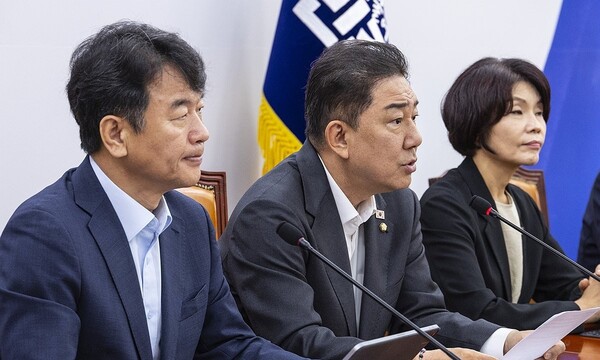 정청래 신임 더불어민주당 대표의 '공개발언 자제령'에도 여권내 이견이 나오고 있다. 김병기 원내대표가 5일 국회에서 열린 원내대책회의에서 발언하고 있다.＠연합뉴스