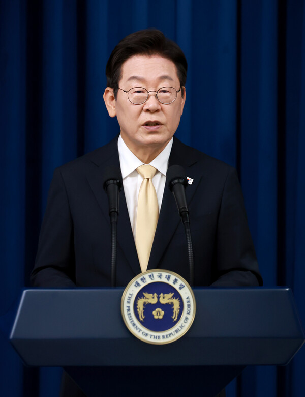  이재명 대통령이 11일 서울 용산 대통령실 청사에서 열린 한·베트남 공동언론발표에서 발언하고 있다(연합뉴스)