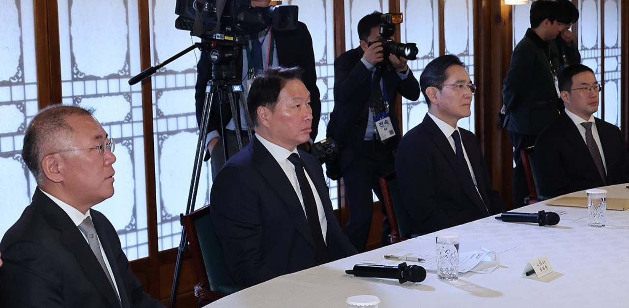 왼쪽부터 정의선 현대차그룹 회장, 최태원 SK그룹 회장, 이재용 삼성전자 회장, 구광모 LG그룹 회장 [사진=대통령실]