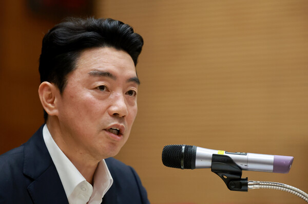  강훈식 대통령비서실장이 19일 서울 용산 대통령실 청사에서 열린 기자간담회에서 발언하고 있다(연합뉴스)