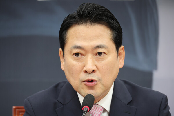 국민의힘 장동혁 대표가 1일 서울 여의도 국회에서 열린 최고위원회의에서 발언하고 있다.(연합뉴스)