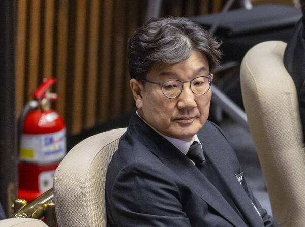 국민의힘 권선동 의원이 1일 국회에서 열린 제429회 국회 정기회 개회식에 참석해 자리에 앉아 있다(연합뉴스)