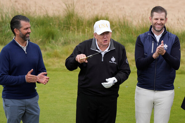 ▲도널드 트럼프 미국 대통령과 두 아들 [사진=연합뉴스]