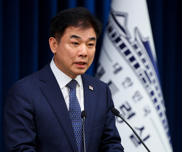 김병욱 대통령실 정무비서관이 5일 서울 용산 대통령실 청사에서 이재명 대통령과 여야 대표 회동 관련 브리핑을 하고 있다(연합뉴스)