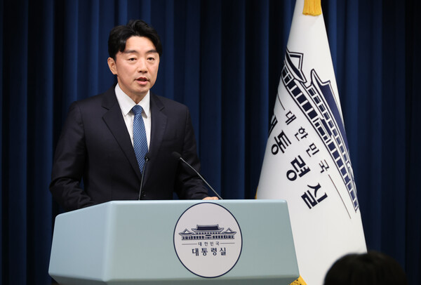  강훈식 대통령비서실장이 9일 서울 용산 대통령실에서 인선 발표를 하고 있다(연합뉴스)