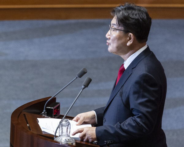 국민의힘 권성동 의원이 11일 국회에서 열린 본회의에서 본인에 대한 체포동의안이 상정되자 신상 발언을 하고 있다.(연합뉴스)