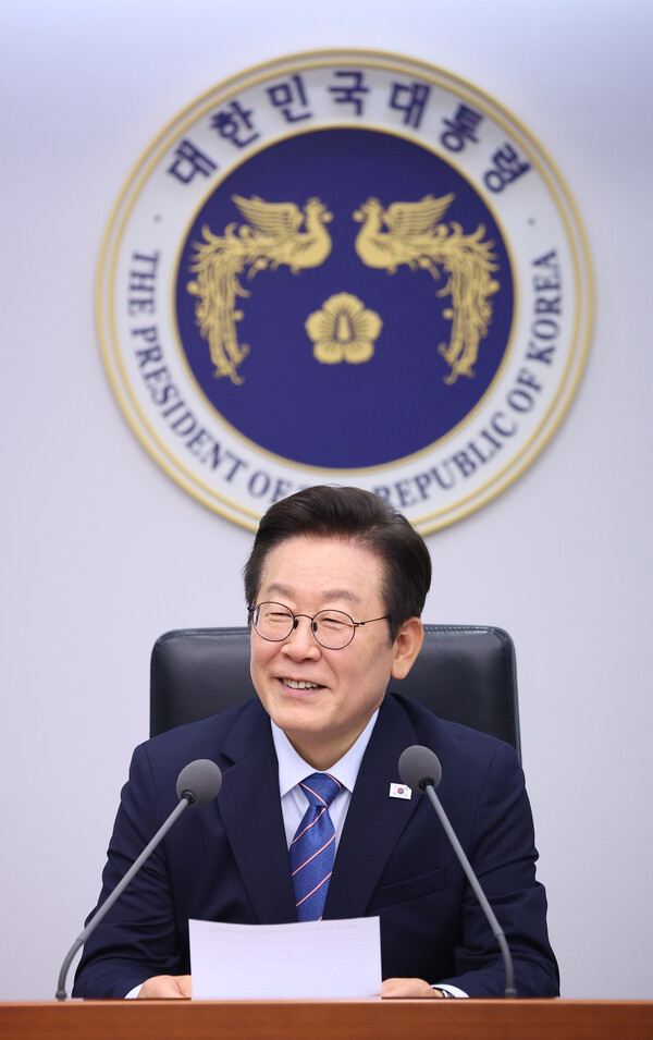'대통령 4년 연임제' 이재명 장기 집권 시나리오?…야권 맹폭…여권도 ...